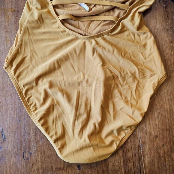 bleu rod beattie one piece swimsuit Size 10 Gold Ruffle Coast To Coast Plunge - Picture 2 of 8